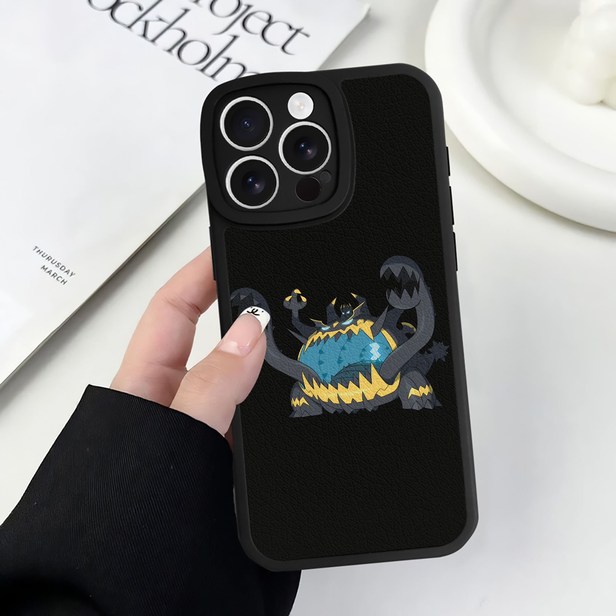 （画像用） ポケットモンスター Pokémon 【iPhone 16シリーズ対応】シリコンスマホケース（レザー調） 材質：シリコン